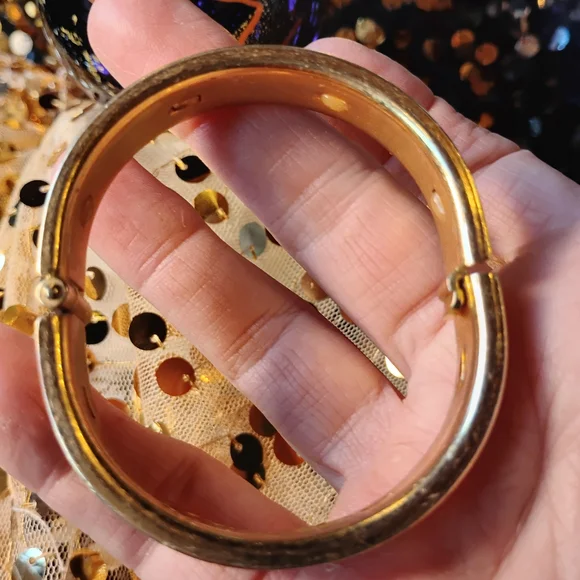 Vintage 80s Gols & Silver Waking Lioness Heavy Metal Spirit Cuff Bracelet - Picture 4 of 11